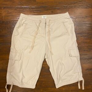 IZOD Khaki Cargo Bermuda Capri's Size 14